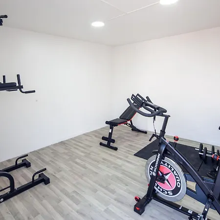 Silvercoast - Swimming Pool & Jacuzzi דירה אנטוגויה דה באלייה