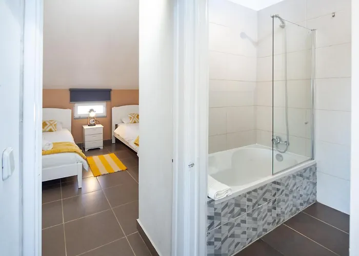 شقة Silvercoast - Swimming Pool & Jacuzzi